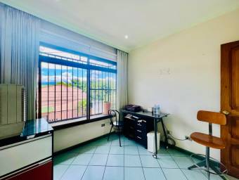 Venta de Casa en Uruca, San José. RAH 25-528