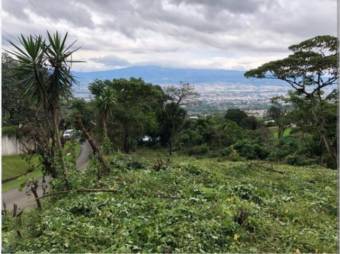 Se vende lote de 7,600m2 con uso de suelo mixto San Antonio Escazú 24-1824