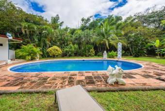 Casa con piscina y apartamento, en Villarreal, Guancaste