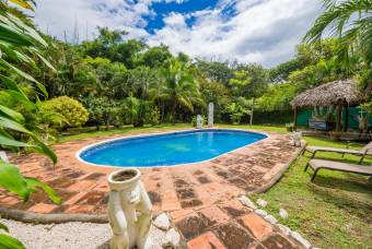 Casa con piscina y apartamento, en Villarreal, Guancaste