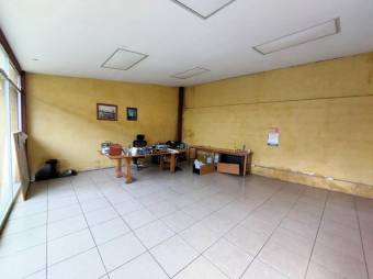 Se vende propiedad con uso de suelo comercial en Heredia Heredia A24-1073