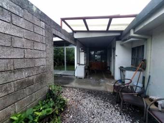 Se vende propiedad con uso de suelo comercial en Heredia Heredia A24-1073