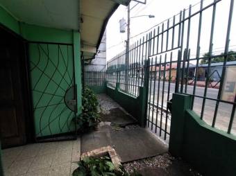 Se vende propiedad con uso de suelo comercial en Heredia Heredia A24-1073