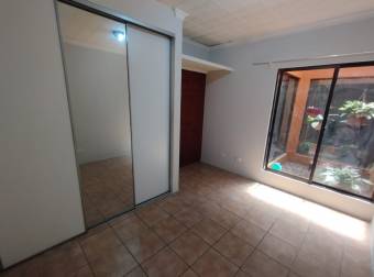 VENTA O ALQUILER CON OPCION DE COMPRA CASA AMPLIA EN ALAJUELA CENTRO