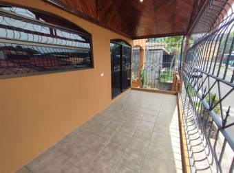 VENTA O ALQUILER CON OPCION DE COMPRA CASA AMPLIA EN ALAJUELA CENTRO