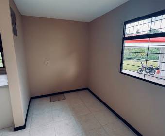 Casa a la venta en barrio Lourdes, San Isidro de Heredia.