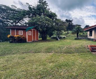 Casa a la venta en barrio Lourdes, San Isidro de Heredia.