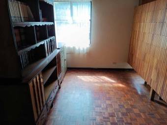 Se vende espaciosa casa con mucha luz natural en Zapote San Jose A24-955