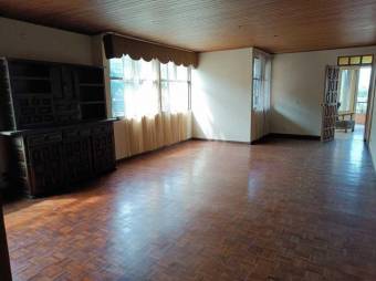 Se vende espaciosa casa con mucha luz natural en Zapote San Jose A24-955