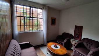 Se vende espaciosa casa con mucha luz natural en Zapote San Jose A24-955