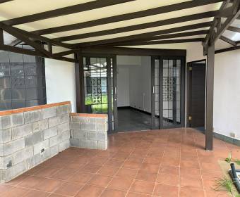 Casa a la venta en Calle Blancos Montelimar, Goicoechea, San Jose.