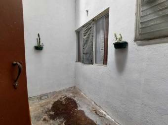 Se vende casa con terraza en Carmen de San José 25-575