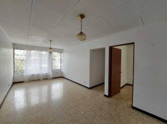 Se vende casa con terraza en Carmen de San José 25-575