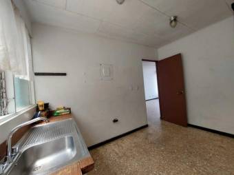 Se vende casa con terraza en Carmen de San José 25-575