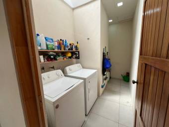 Alquiler de Apartamento en San Rafael, Escazú. RAH 25-315