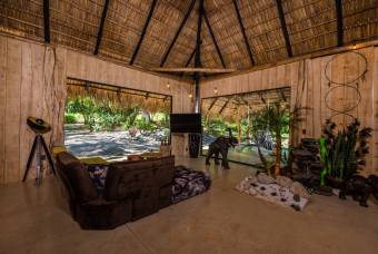 AIRBNB with House  5 cabins, 15 Minutes from Tamarindo