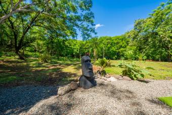 AIRBNB with House  5 cabins, 15 Minutes from Tamarindo