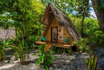 AIRBNB with House  5 cabins, 15 Minutes from Tamarindo