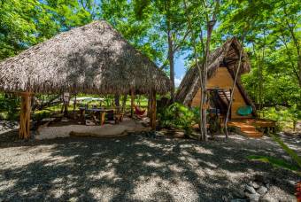 AIRBNB with House  5 cabins, 15 Minutes from Tamarindo