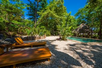 AIRBNB with House  5 cabins, 15 Minutes from Tamarindo