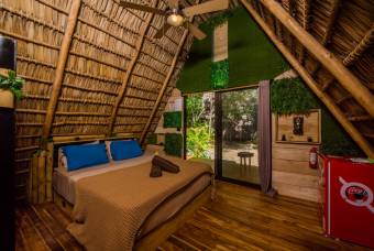 AIRBNB with House  5 cabins, 15 Minutes from Tamarindo