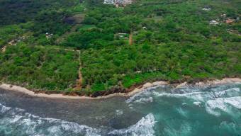 Lote de 2000 m2 con casa, a sólo 400 m de playa avellanas