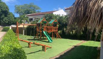 Casa de 3 recámaras en condominio El Sandal con piscina y parque infantil