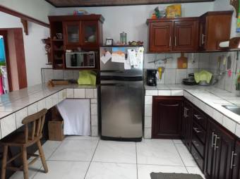 Se vende casa con mas de 1700m2 de lote en San Rafael Heredia A25-305