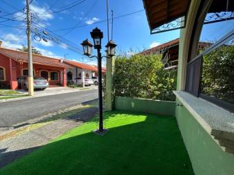 Se vende casa con jardin en San Francisco Heredia A24-1129