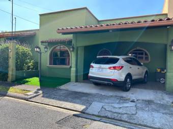 Se vende casa con jardin en San Francisco Heredia A24-1129