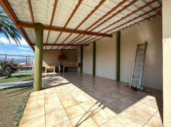 Se vende casa con jardin en San Francisco Heredia A24-1129