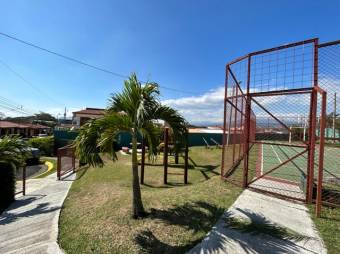 Se vende casa con jardin en San Francisco Heredia A24-1129