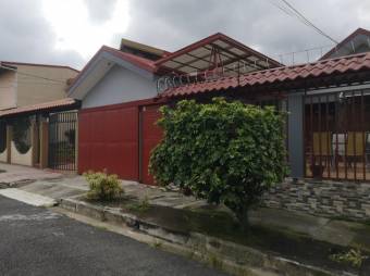 Se vende casa con mucha luz natural en Zapote San Jose A24-884