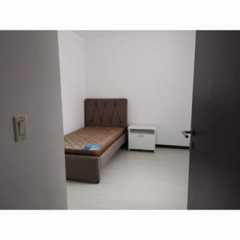 ALQUILER DE APARTAMENTO AMUEBLADO, HEREDIA, CARIARI, EN CONDOMINIO 