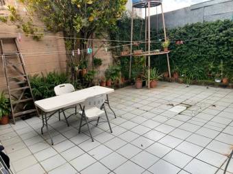 Se vende casa con uso de suelo mixto en Mercedes Heredia A23-1919