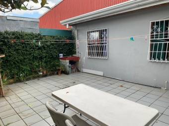 Se vende casa con uso de suelo mixto en Mercedes Heredia A23-1919