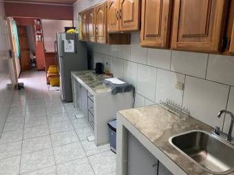 Se vende casa con uso de suelo mixto en Mercedes Heredia A23-1919