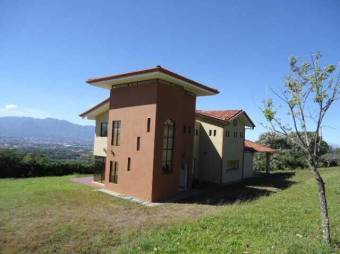 Se vende casa con mas de 7200m2 de lote en Concepcion San Rafael A23-409