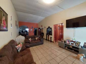 Se vende espaciosa casa en Guácima de Alajuela 25-437