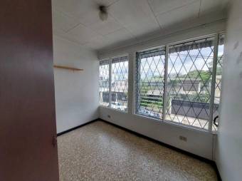 Se vende casa con terraza en Carmen de San José 25-575