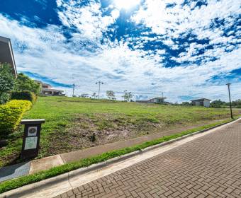 Lote a la venta en condominio Hacienda Espavel en La Guacima, Alajuela.