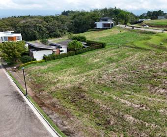 Lote a la venta en condominio Hacienda Espavel en La Guacima, Alajuela.