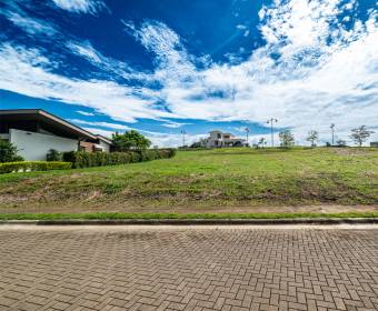 Lote a la venta en condominio Hacienda Espavel en La Guacima, Alajuela.