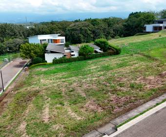 Lote a la venta en condominio Hacienda Espavel en La Guacima, Alajuela.