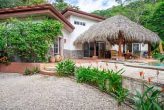 2 houses, pool, and gardens, near Tamarindo