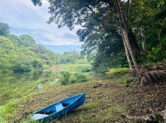 Eco Hotel con río, rodeado de naturaleza, ubicado en La Cruz