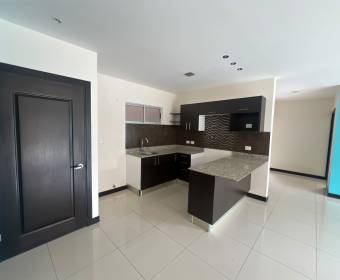 Apartamento a la venta en condominio Los Príncipes en La Guacima, Alajuela.