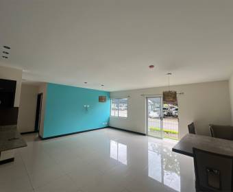 Apartamento a la venta en condominio Los Príncipes en La Guacima, Alajuela.