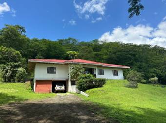 3 bedroom house located in Huacas surrounded by nature