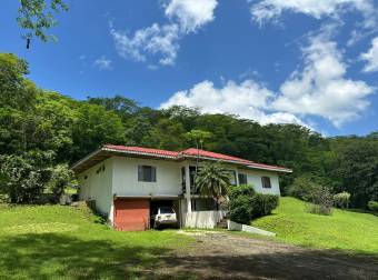 3 bedroom house located in Huacas surrounded by nature